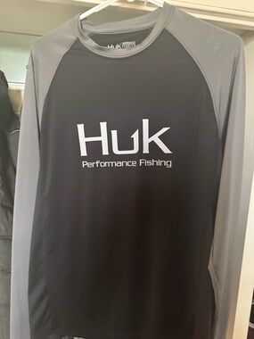 Huk Men's Long-Sleeve Swim Rash Guard - Black and Gray